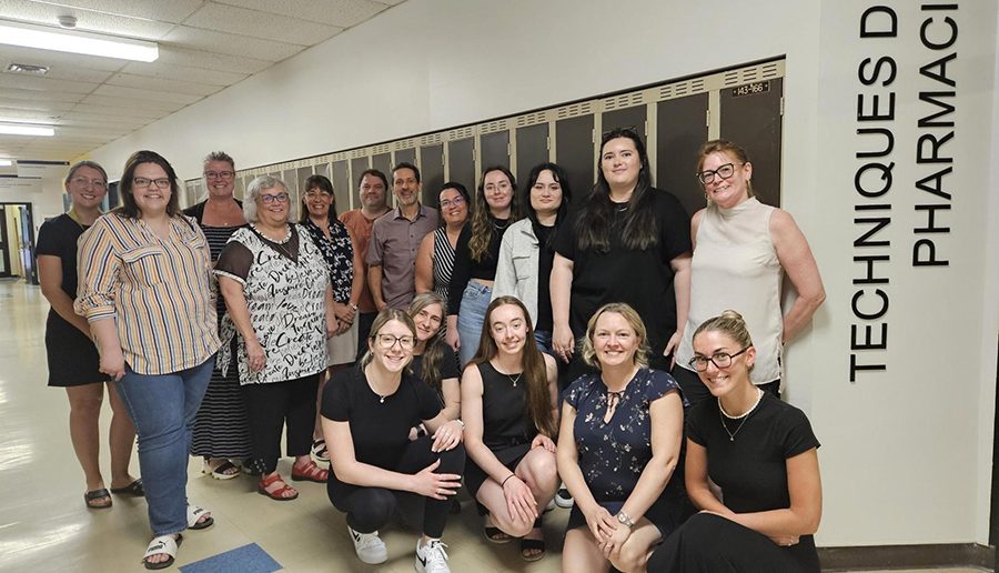 Félicitations à notre première cohorte de diplômé.es en Techniques de pharmacie!